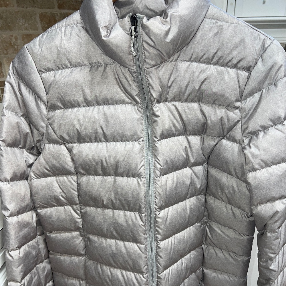 Eddie Bauer Down Jacket Cirrus Lite Petite Medium Silvery gray